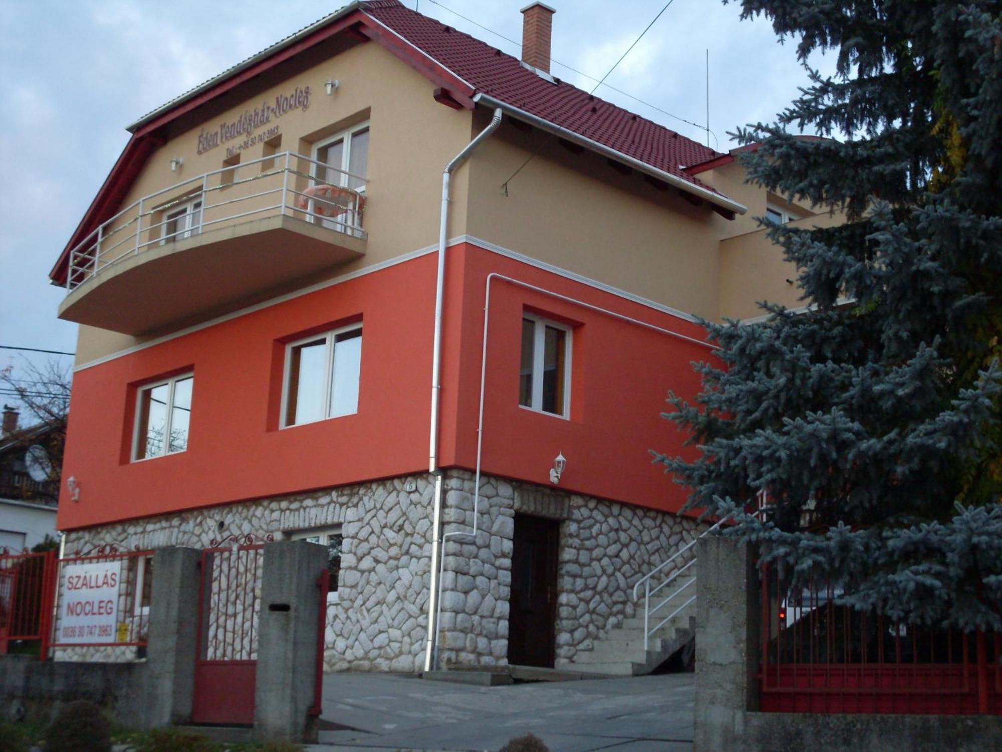 Eden Vendeghaz Hotel Miskolc Exterior photo