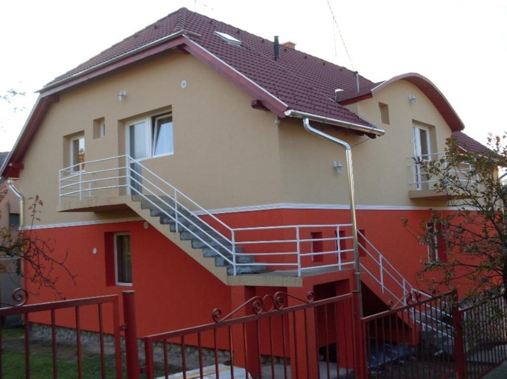 Eden Vendeghaz Hotel Miskolc Exterior photo